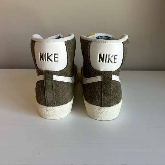 NIB Nike Blazer Mid 77 olive green suede size 7 - Picture 2 of 6